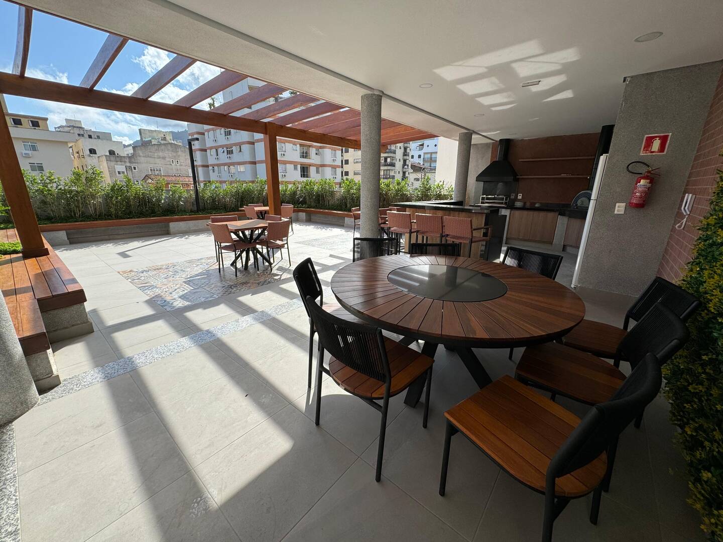 Apartamento para alugar com 3 quartos, 110m² - Foto 26
