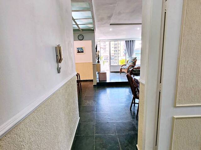#23540 - Apartamento para Venda em Guarujá - SP