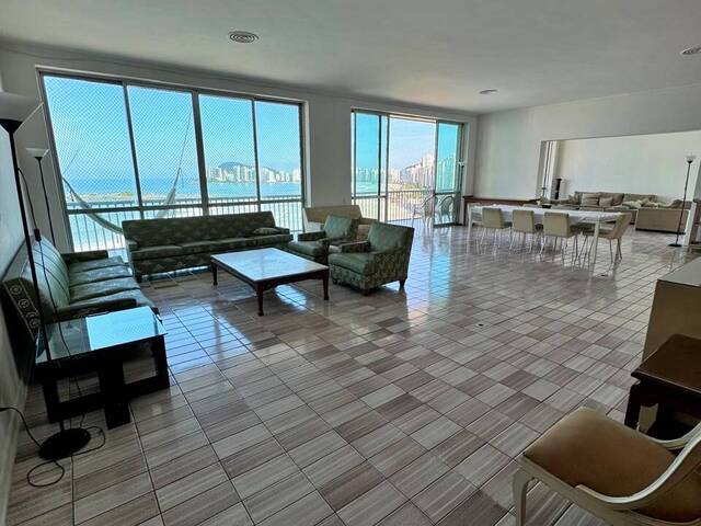 #pit24319 - Apartamento para Venda em Guarujá - SP