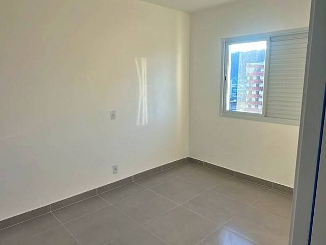 Apartamento para Venda em Guarujá - 4