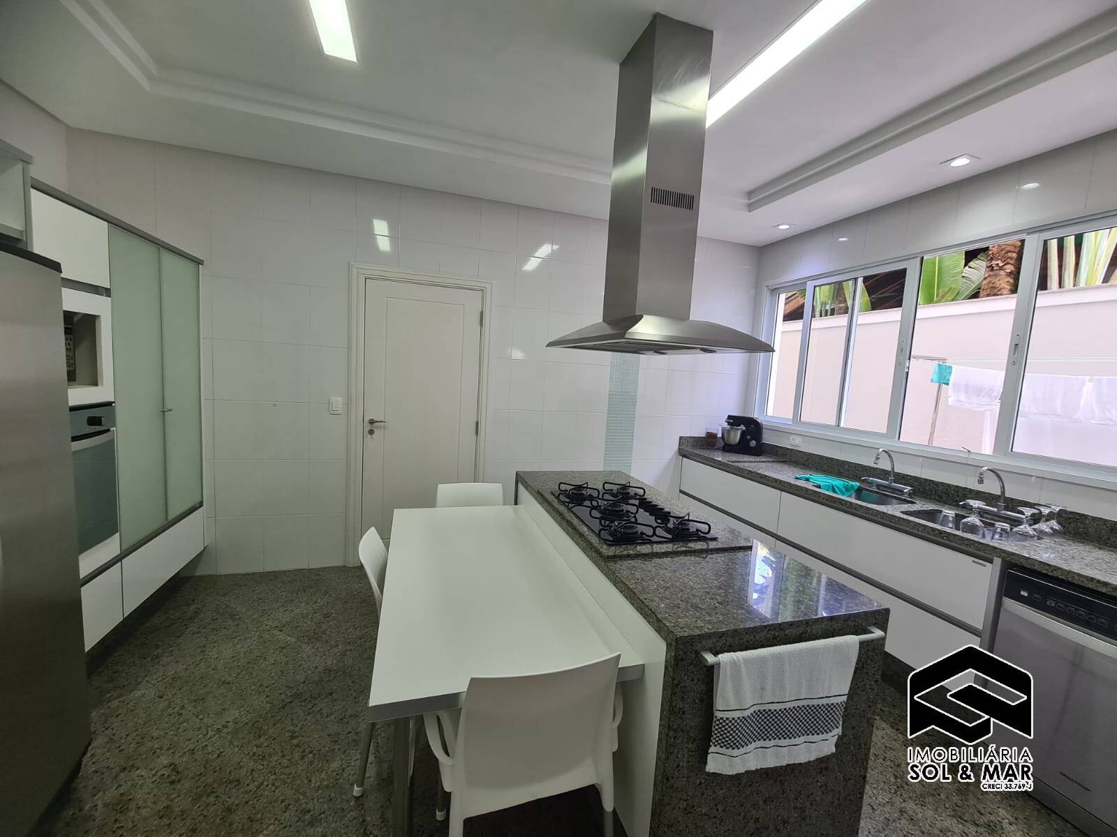 Casa de Condomínio para alugar com 5 quartos, 650m² - Foto 21