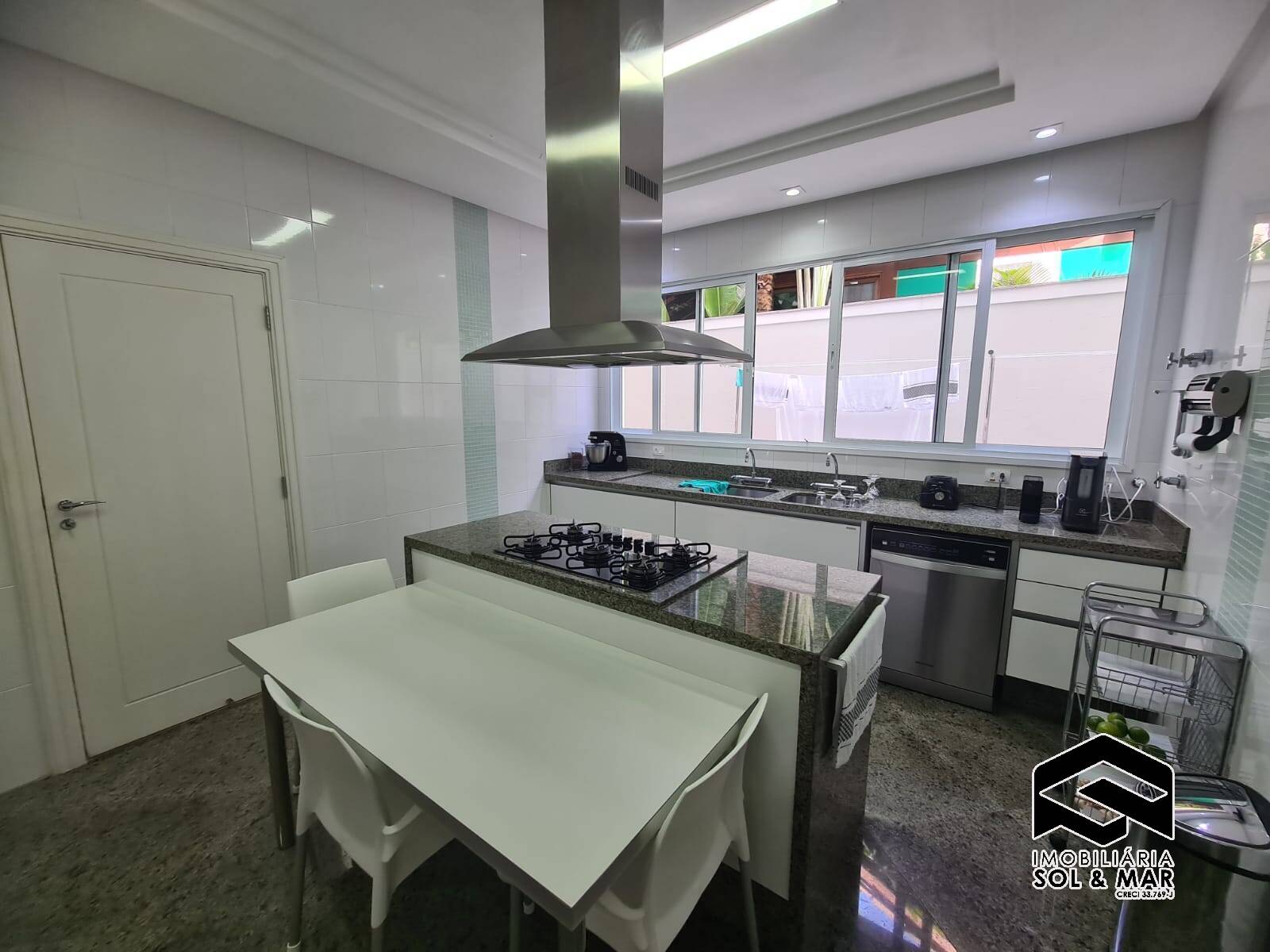 Casa de Condomínio para alugar com 5 quartos, 650m² - Foto 25