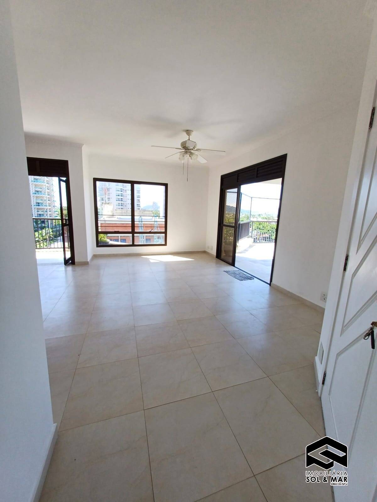 Apartamento à venda com 4 quartos, 380m² - Foto 2