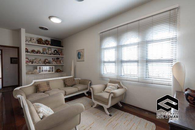 Casa à venda com 10 quartos, 1340m² - Foto 8