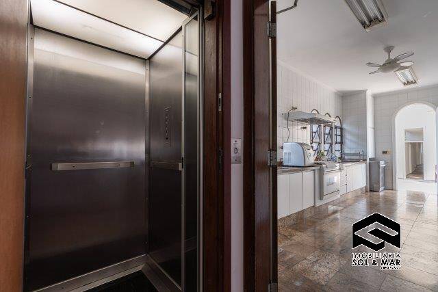 Casa à venda com 10 quartos, 1340m² - Foto 15