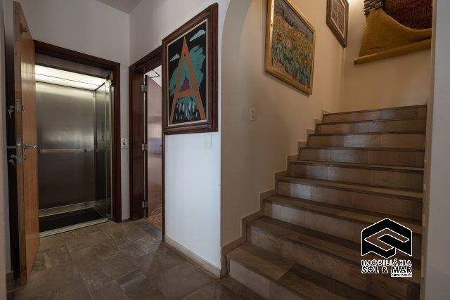 Casa à venda com 10 quartos, 1340m² - Foto 16