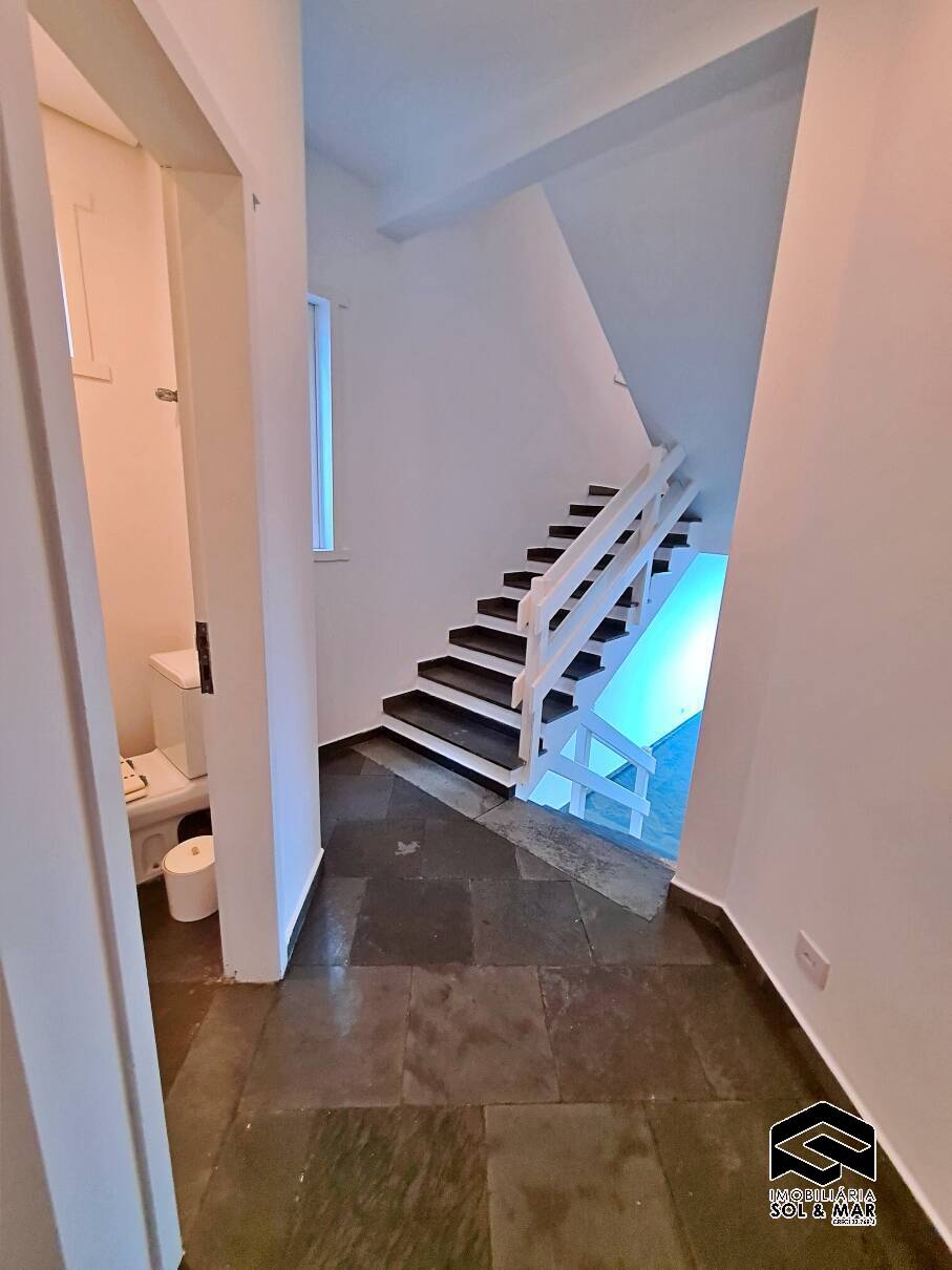 Apartamento para alugar com 5 quartos, 300m² - Foto 2