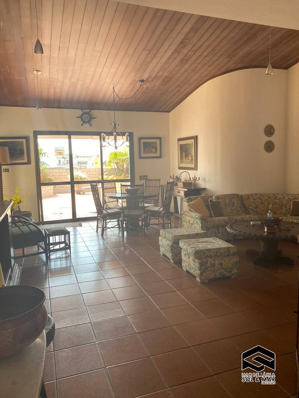 Cobertura à venda com 4 quartos, 240m² - Foto 1