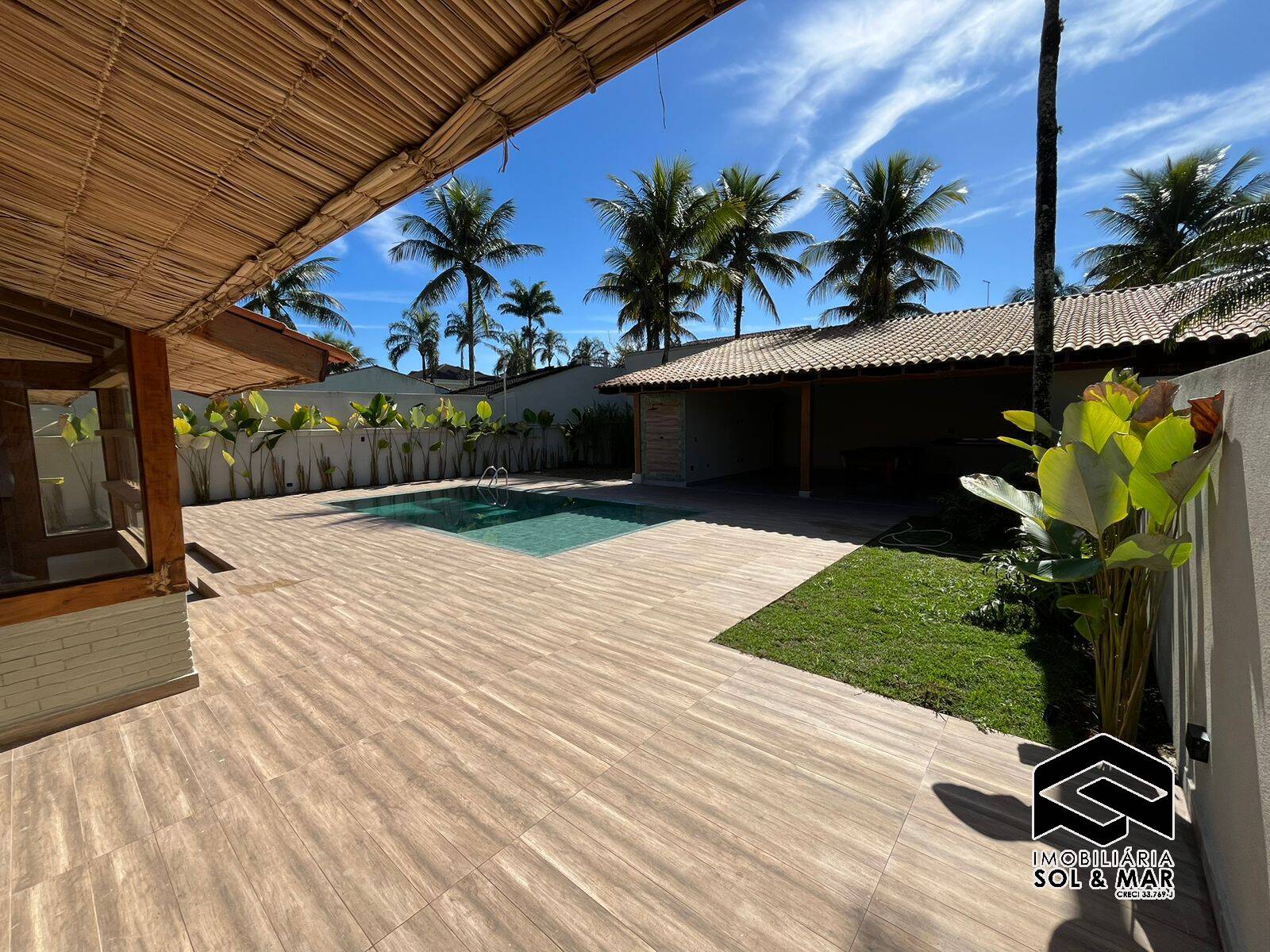 Casa de Condomínio à venda com 4 quartos, 320m² - Foto 3