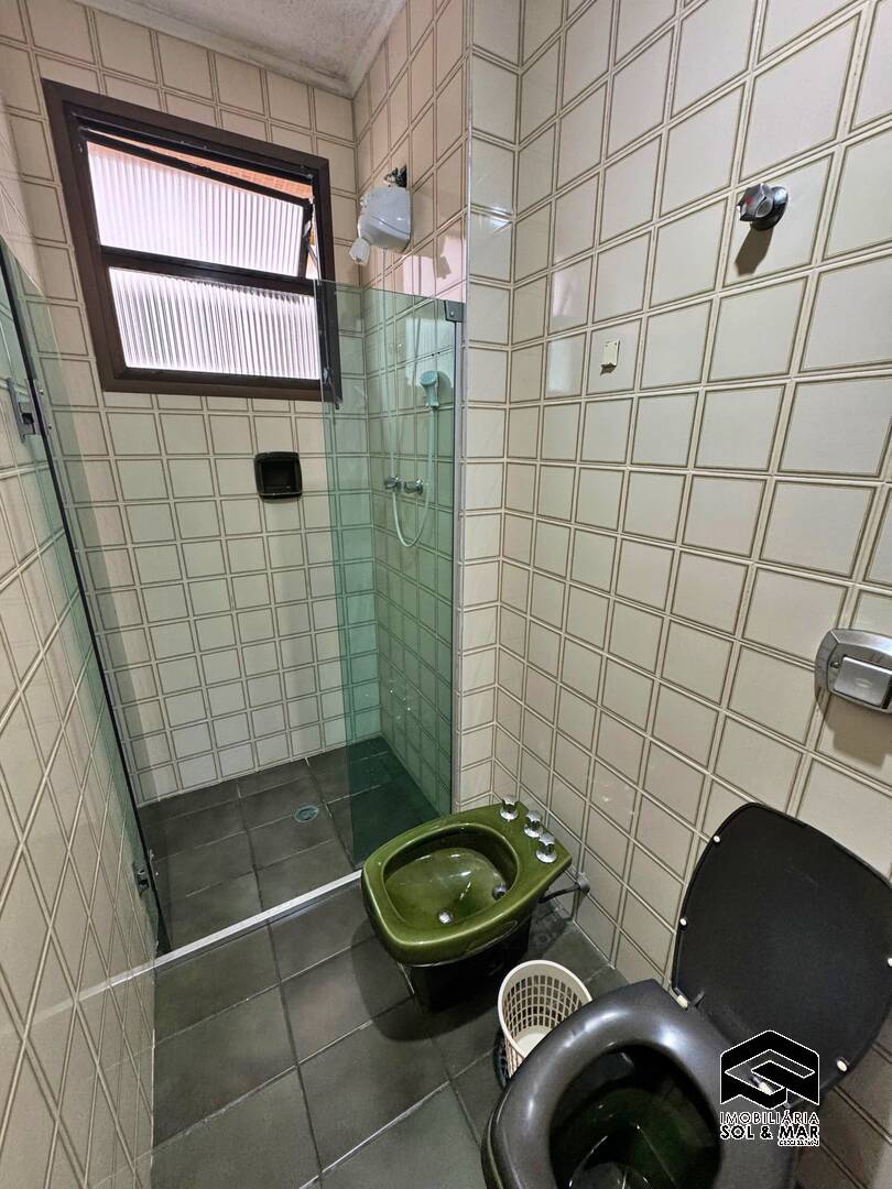 Apartamento para alugar com 3 quartos, 180m² - Foto 13