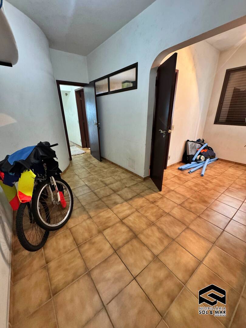 Apartamento para alugar com 3 quartos, 180m² - Foto 15
