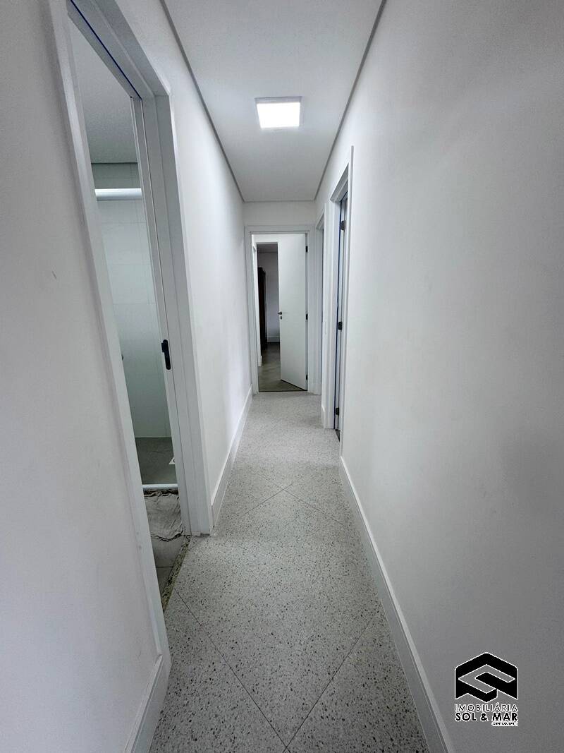 Apartamento para alugar com 3 quartos, 110m² - Foto 12
