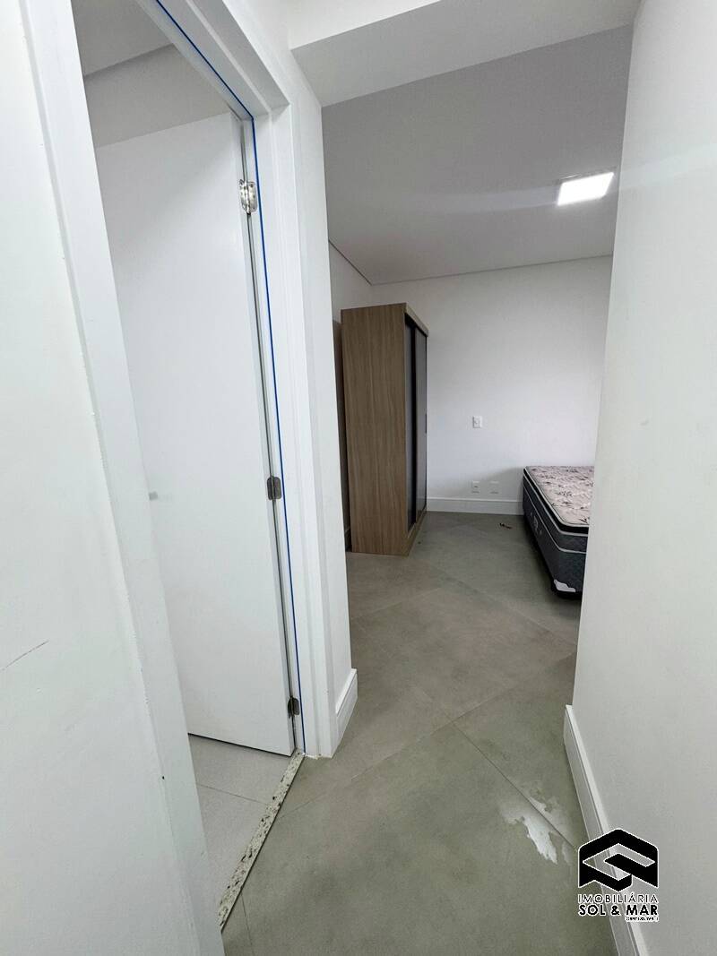 Apartamento para alugar com 3 quartos, 110m² - Foto 17