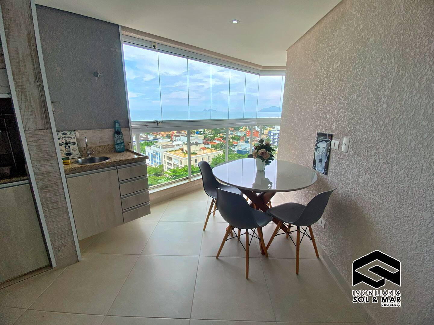 Apartamento para alugar com 2 quartos, 75m² - Foto 4
