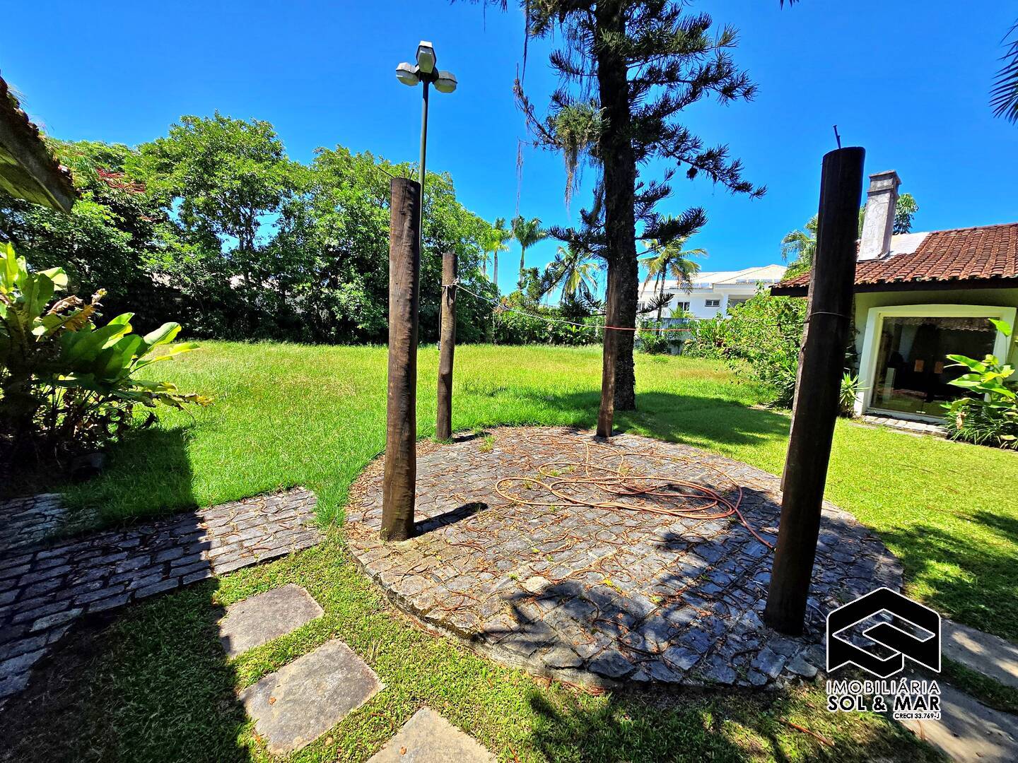 Casa de Condomínio à venda com 3 quartos, 250m² - Foto 3