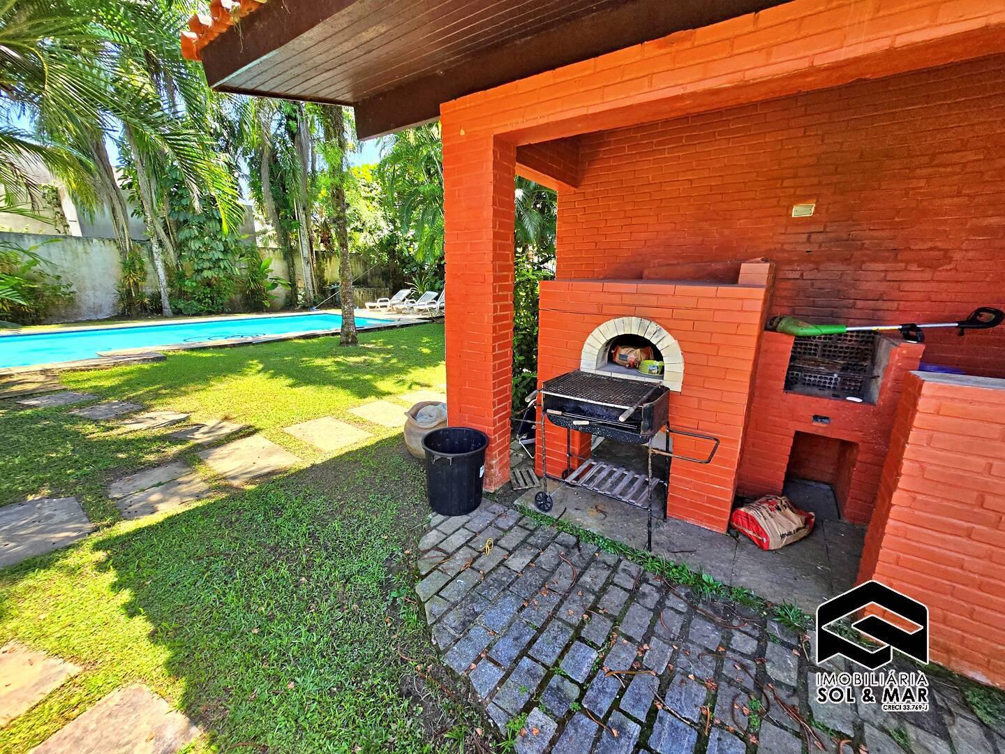 Casa de Condomínio à venda com 3 quartos, 250m² - Foto 4
