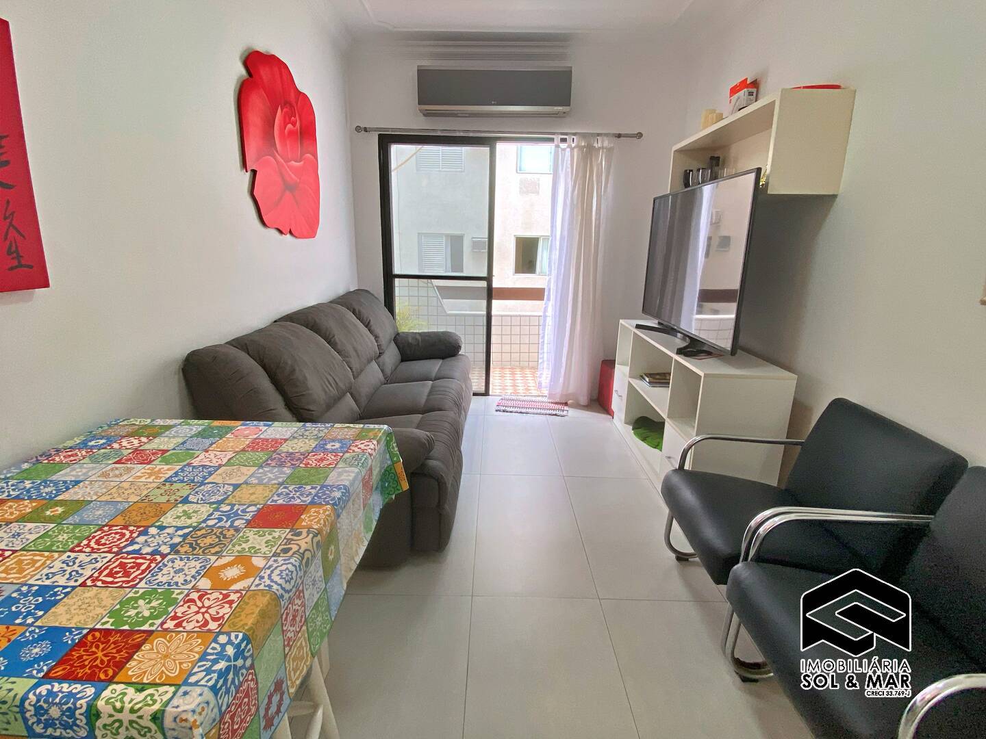 Apartamento à venda com 2 quartos, 65m² - Foto 2