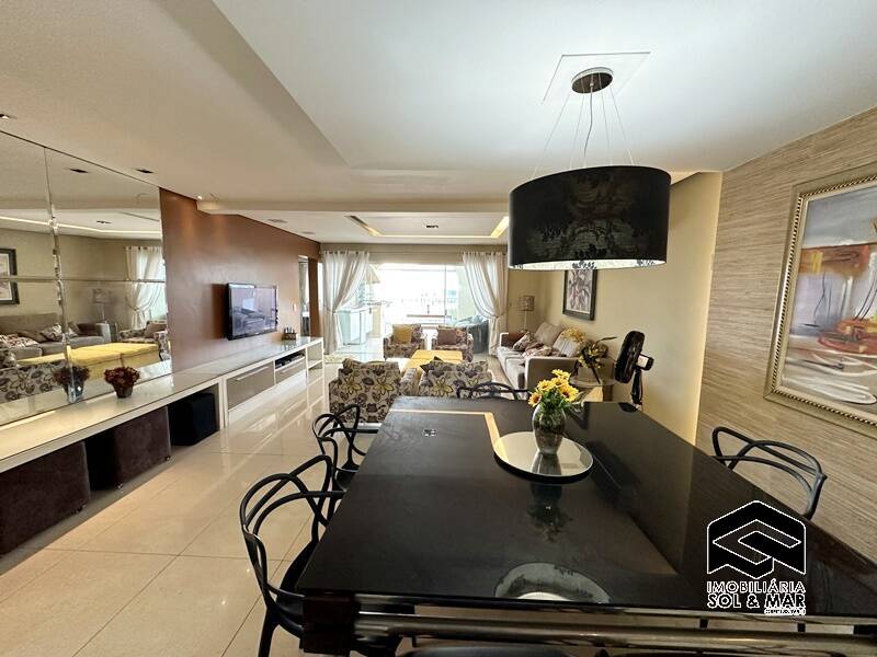 Apartamento à venda com 3 quartos, 200m² - Foto 2