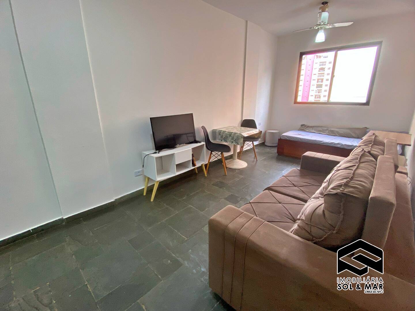 Apartamento à venda e aluguel com 1 quarto, 50m² - Foto 3