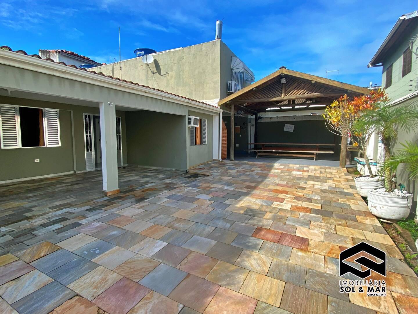 Casa à venda com 3 quartos, 106m² - Foto 2