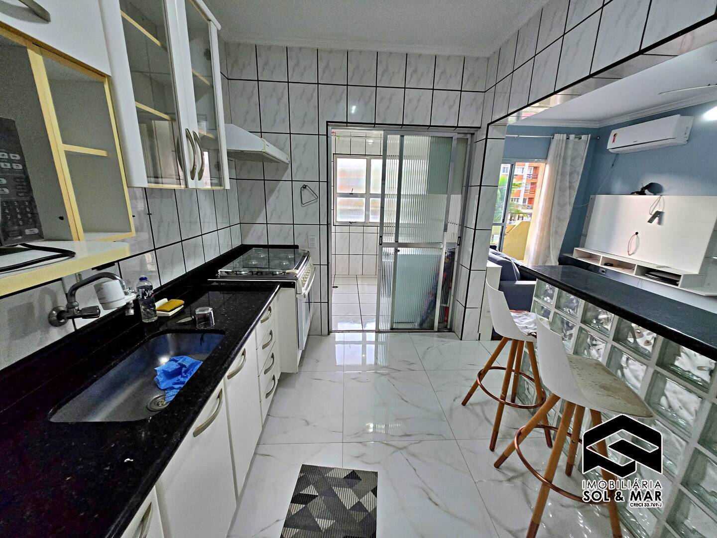 Apartamento para alugar com 2 quartos, 65m² - Foto 11