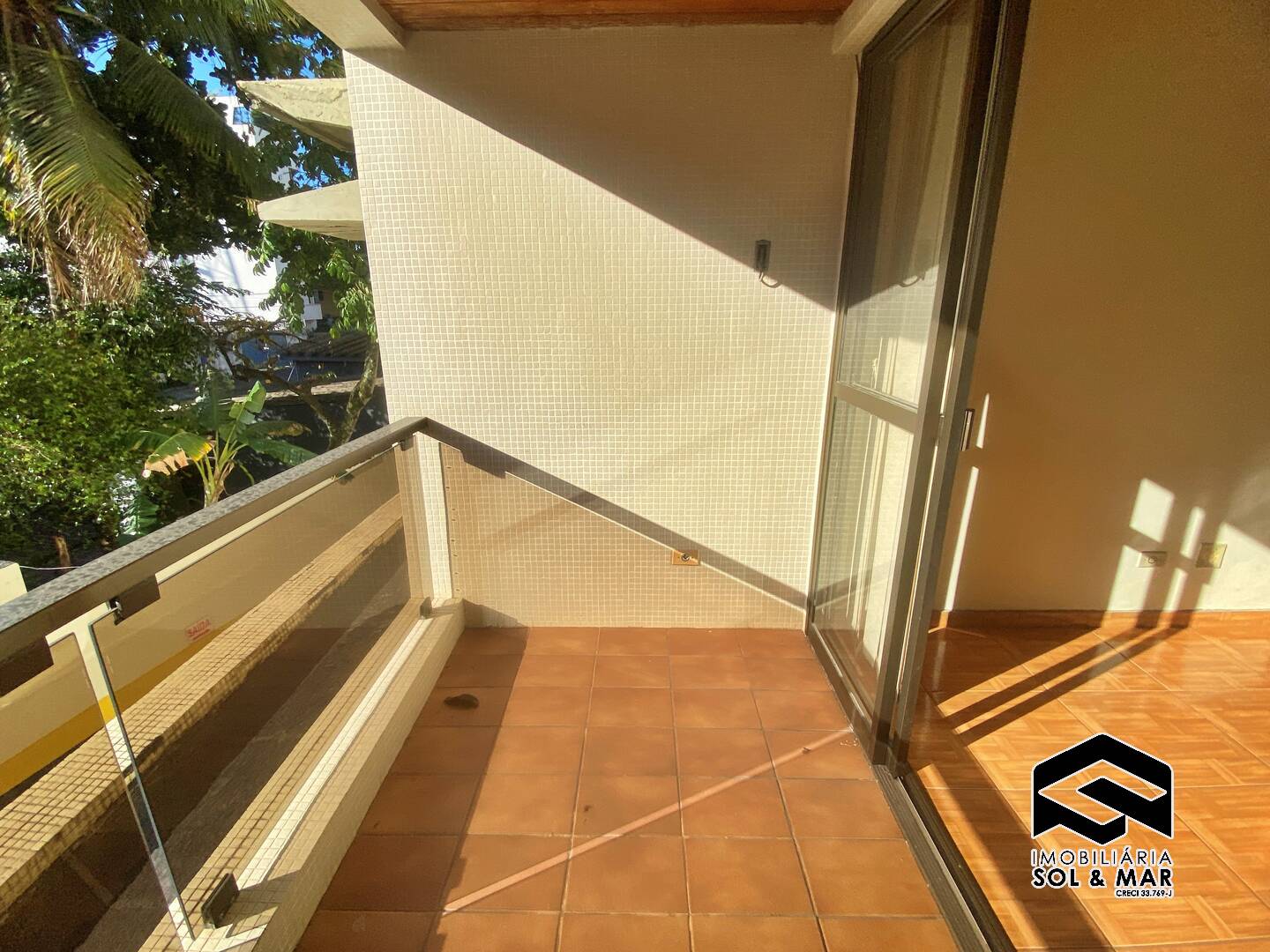 Apartamento à venda com 2 quartos, 75m² - Foto 4