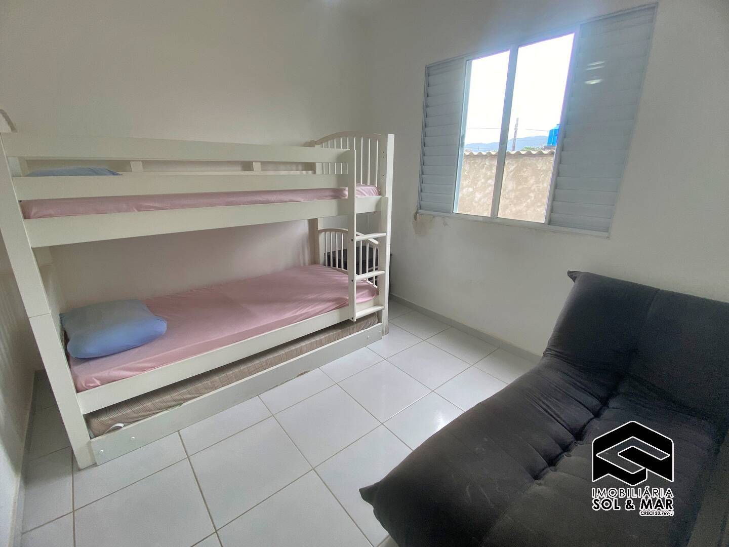 Casa à venda com 2 quartos, 70m² - Foto 11