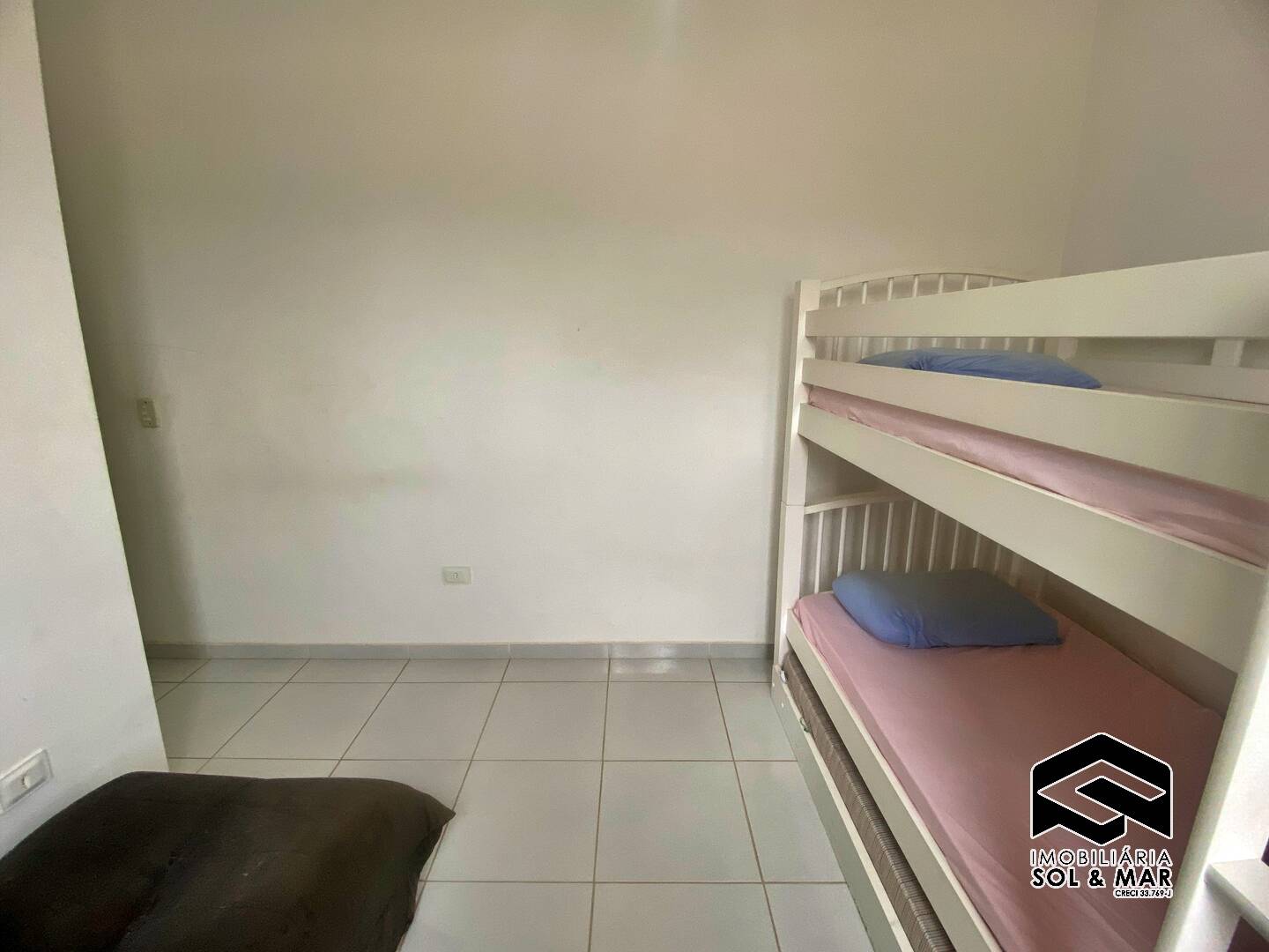 Casa à venda com 2 quartos, 70m² - Foto 13