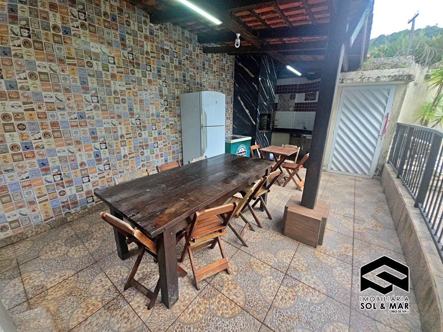 Casa, 6 quartos, 250 m² - Foto 1